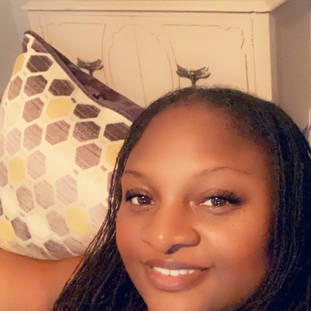 Meet your Posher, Latasha